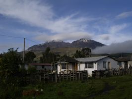 Los Ilinizas vistos desde El Chaupi