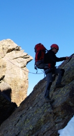 Escalando en la Arista del Cartujo en Sierra Nevada (Granada)