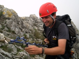 Preparando una reunión en la Sierra de Bernia (Alicante)