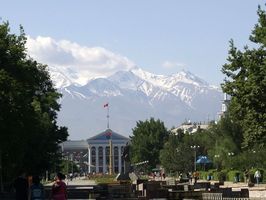 Las montañas de Ala-Archa vistas desde Bishkek