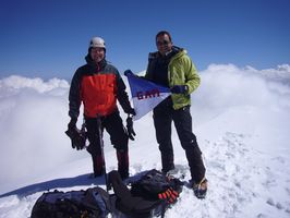 En la cumbre del Kazbek 5.033 m (Georgia)