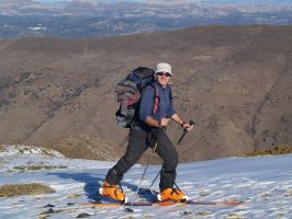 Con los esquís de travesía en Peña Partida en Sierra Nevada (Granada)