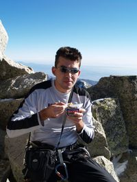 Comida en la cima del Almanzor 2.592 m en la Sierra de Gredos (Ávila)