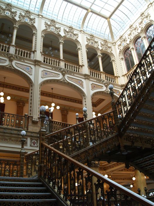 Escaleras del Palacio Postal