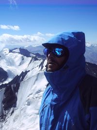 Fotograf�a de Javier Col�s en la cadena de los Kangris (Tibet indio)