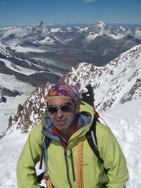 Fotograf�a de Ra�l Vicedo a 4.000m en el Macizo del Monte Rosa (Alpes, Italia)